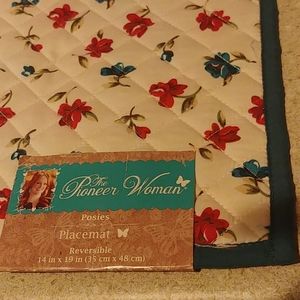 2 brand new pioneer woman posies placemats